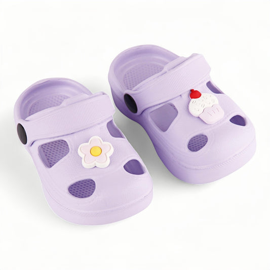 Zuecos infantiles con colgantes extraíbles